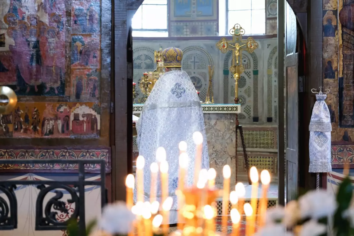 Первая икона «София – премудрость Божия» появилась в Новгороде в XV в., хотя первая церковь на Руси, освященная в ее честь, была построена в Новгороде в 989 году