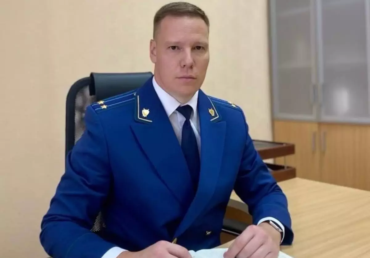 До последнего назначения Игорь Кабеев работал прокурором Солецкого округа.