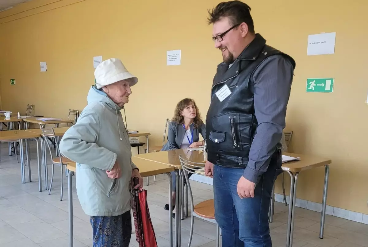 На избирательный участок №1179 пришла проголосовать 94-летняя новгородка Дина Васильевна Бурыгина.