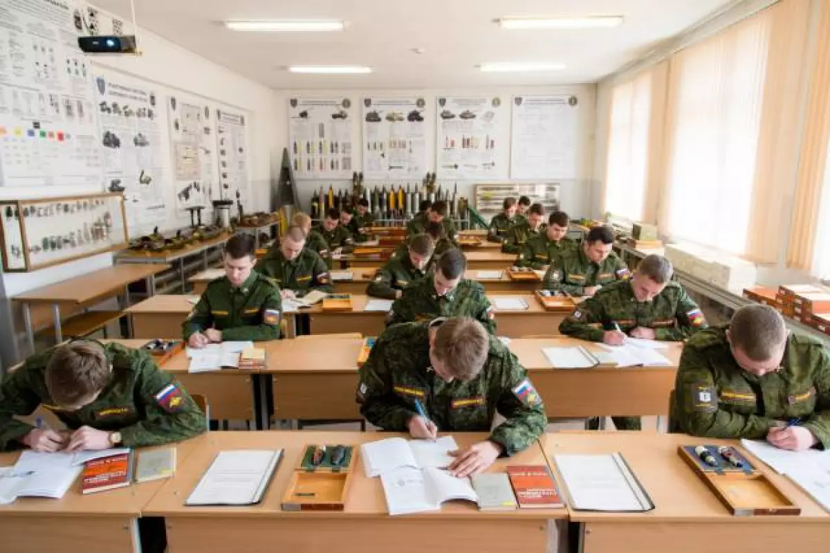 Военный учебный центр НовГУ начнёт работу осенью 2023 года.