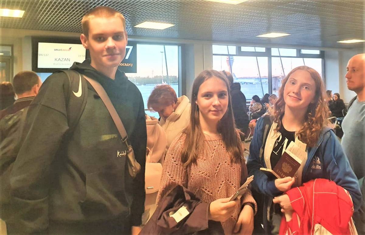 Александр Миронов, Елизавета Ващенко и Ангелина Синюкова вылетели в Сочи, где пройдёт финал Международной олимпиады по финансовой безопасности.