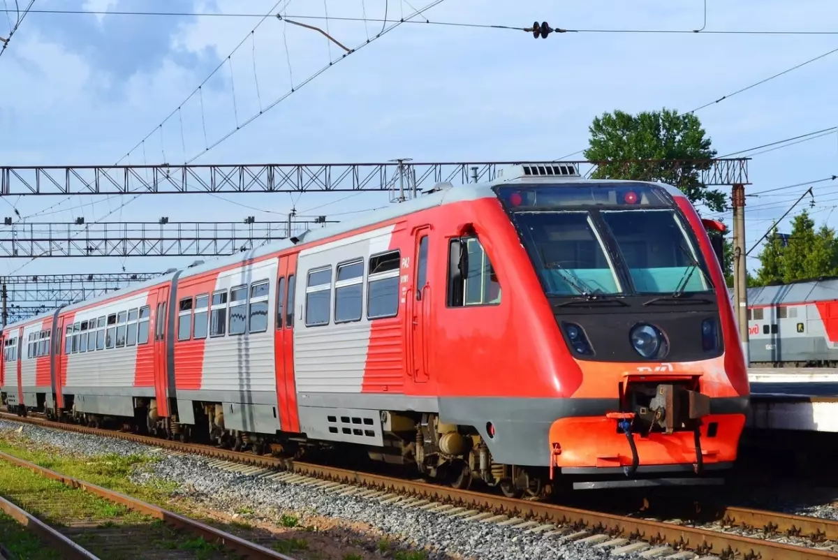 Поезда отменят из-за ремонтных работ на Октябрьской железной дороге.