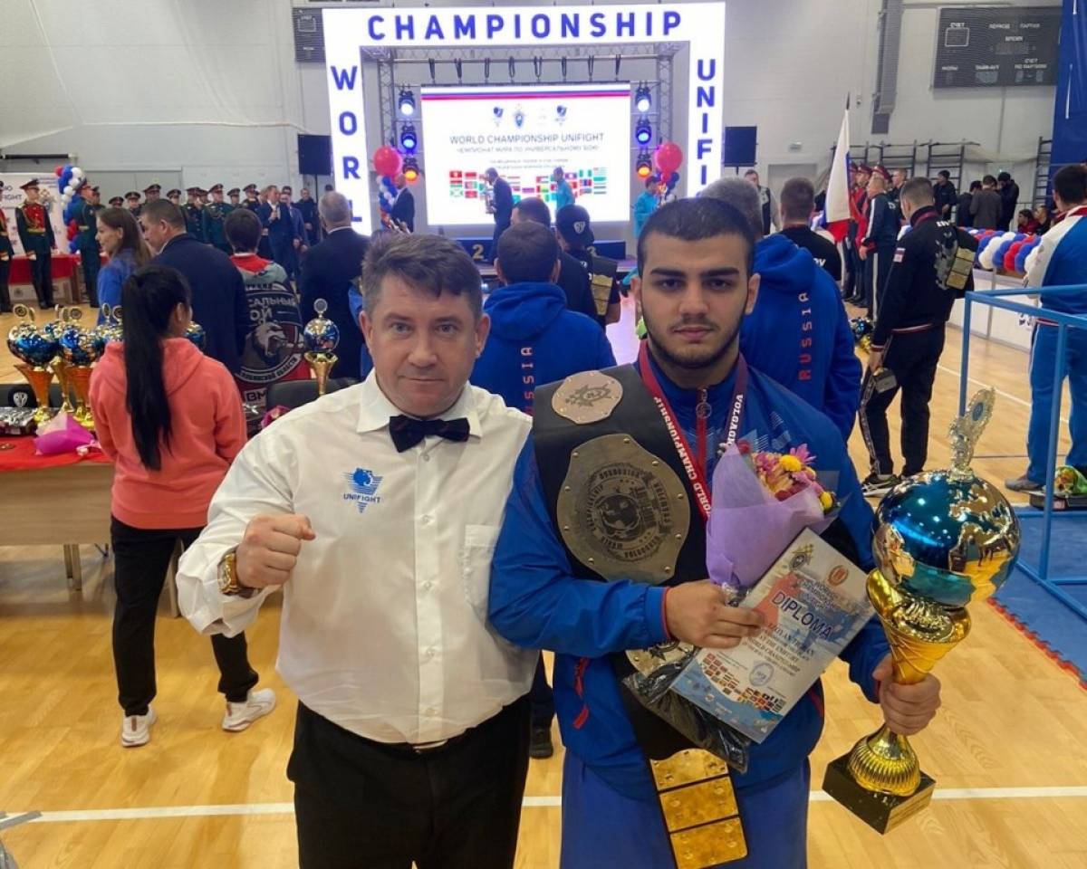 В весе до 85 килограммов чемпионом стал 20-летний новгородец Тигран Мирзоян.
