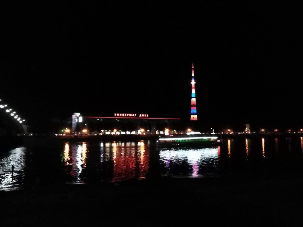Сегодня башня Новгородского радиотелецентра включит архитектурно-художественную подсветку «Рождественский марафон».