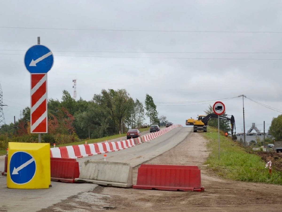 Ремонт путепровода на Лужском шоссе планируется завершить до октября 2023 года.
