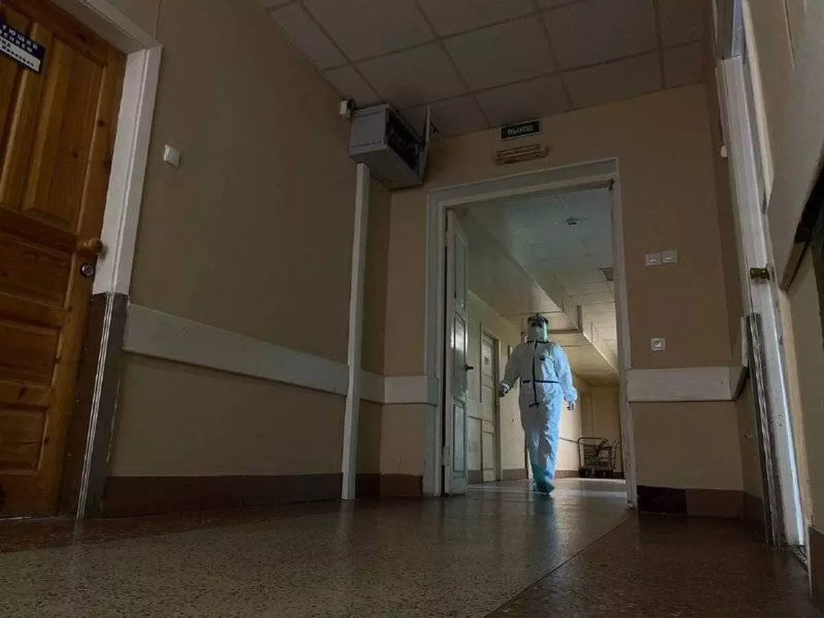 За последние сутки в России скончались 57  пациентов с COVID-19