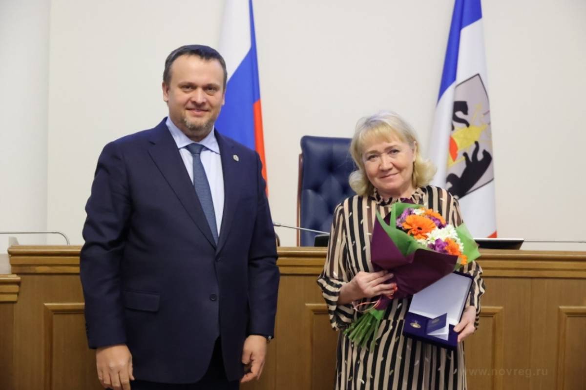 Губернатор Андрей Никитин поздравил сотрудников тарифного комитета с 30-летием ведомства.