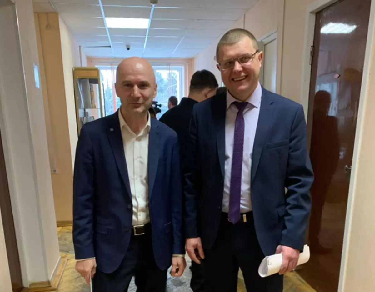 Председатель контрольно-счётной палаты округа Андрей Титор и исполняющий обязанности главы муниципалитета Максим Тимофеев.