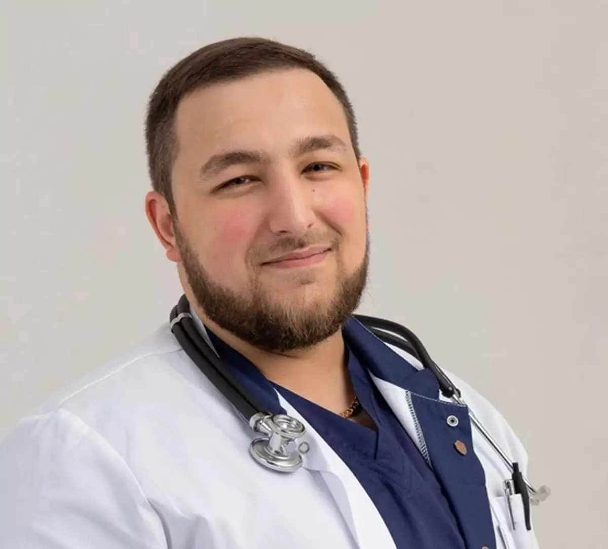Один из получателей выплаты –;Алексей Шония, клинический ординатор областного онкологического диспансера и терапевт городской поликлиники.