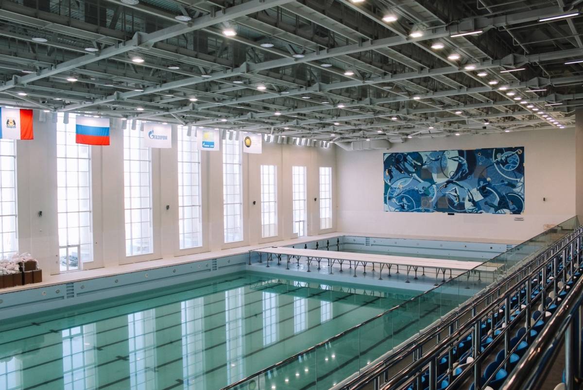 В бассейне можно проводить соревнования по спортивному и синхронному плаванию и водному поло.