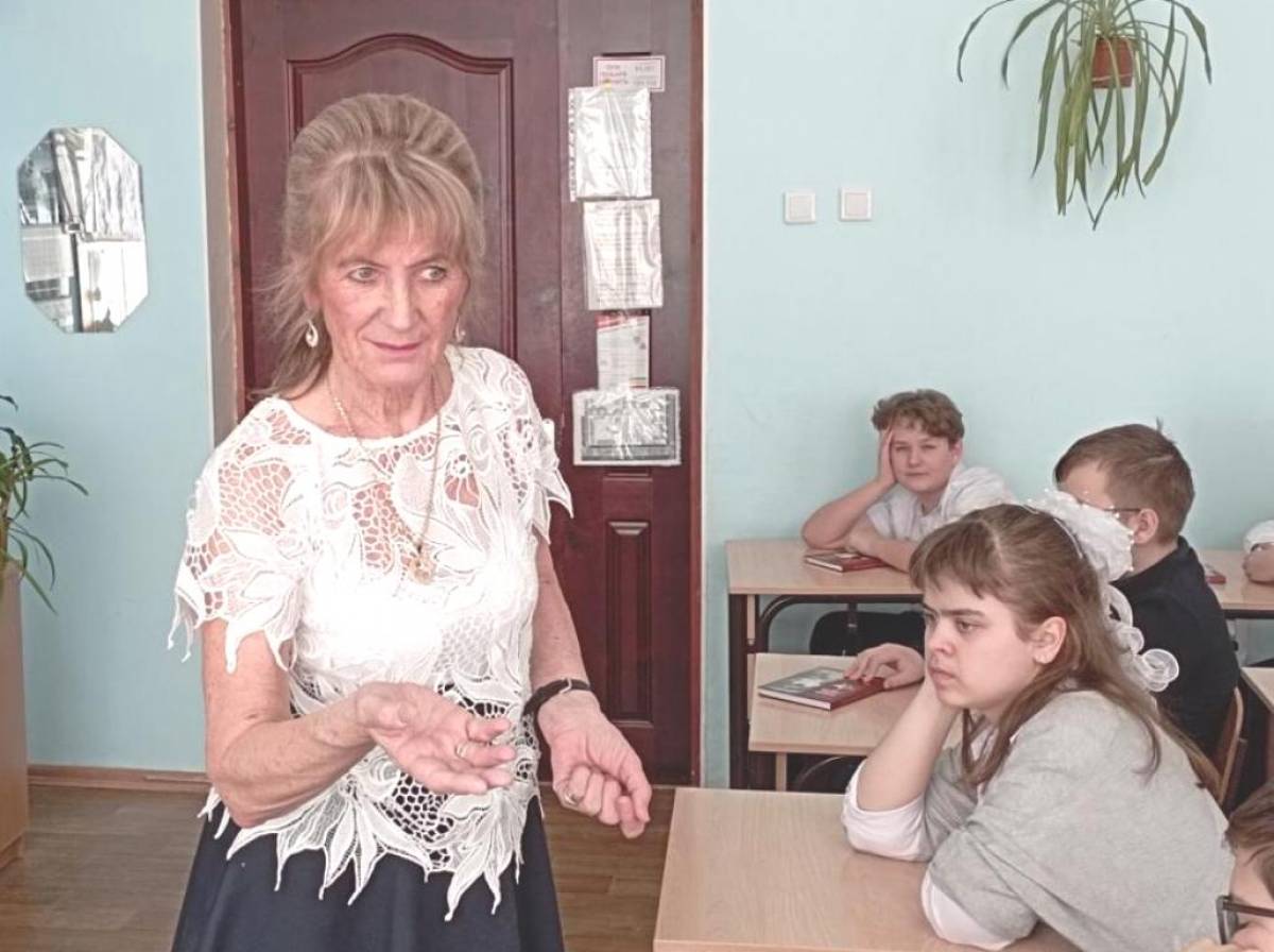 По мнении Маргариты Лихачёвой, главная задача учителя — научить быть человеком.