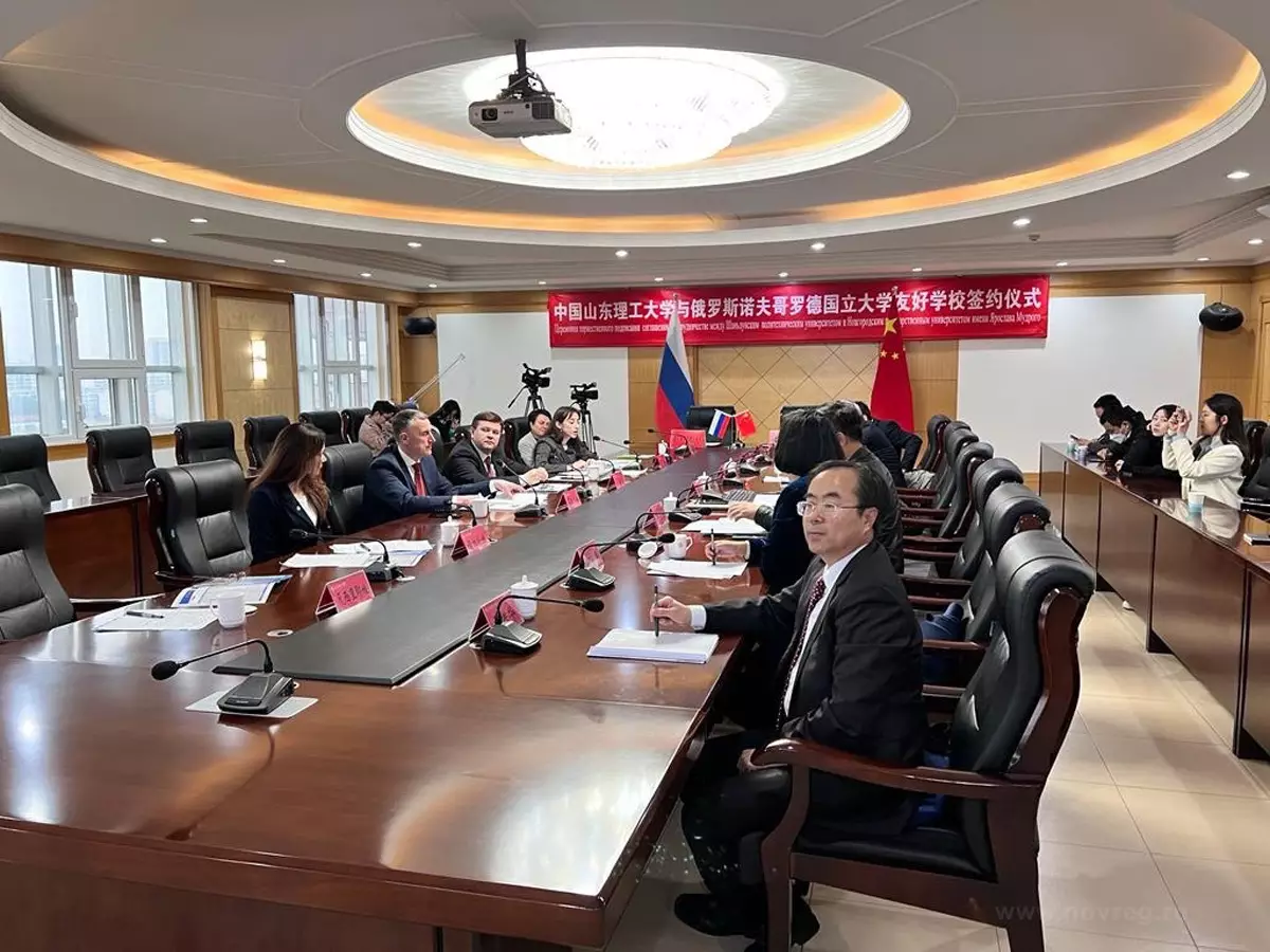Соглашение с Хэнаньским университетом предусматривает проведение совместной исследовательской деятельности в области материаловедения, а также реализацию совместных программ по изучению китайского языка.