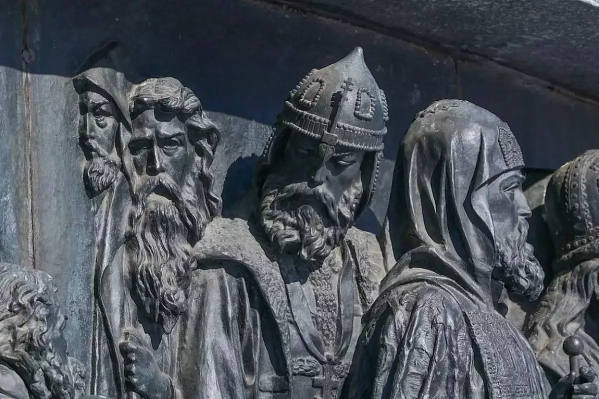Фигура Константина Острожского находится на памятнике «Тысячелетие России» на горельефе «Просветители».
