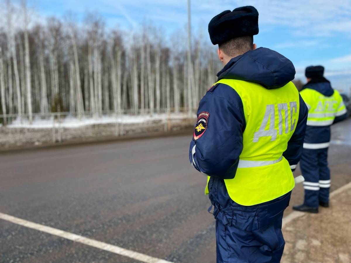 Инспекторы ДПС в Великом Новгороде задержали пьяного мотоциклиста без прав