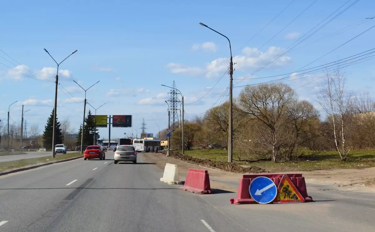 На этой неделе стартовал ремонт дороги на улице Державина в Великом Новгороде.