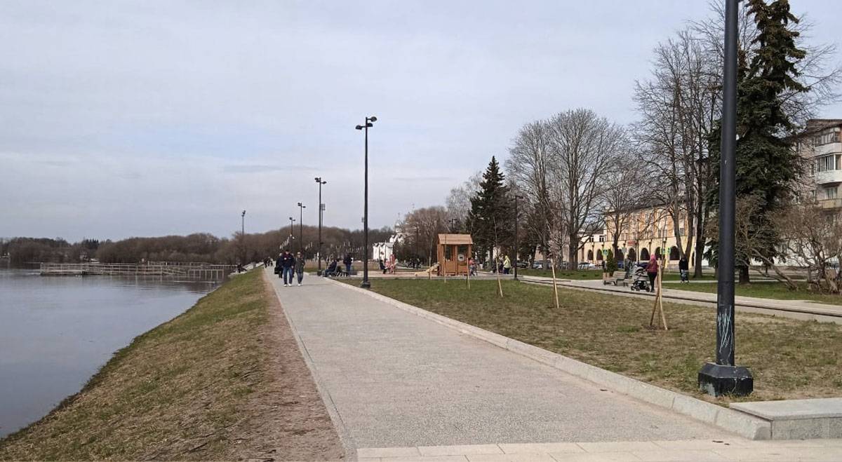 В целях обеспечения безопасности зрителей на время проведения митинга площадка у памятника Александру Невскому будет огорожена