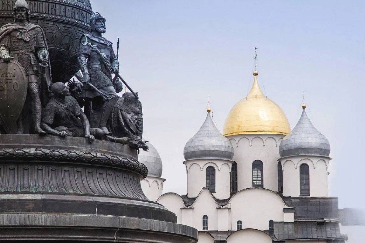 Причиной отсутствия фигуры Ивана Грозного на памятнике «Тысячелетие России» стал новгородский погром 1570 года.