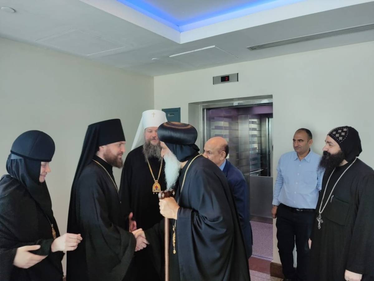 Визит проходит в контексте развития диалога между Русской Православной Церковью и Коптской Церковью.