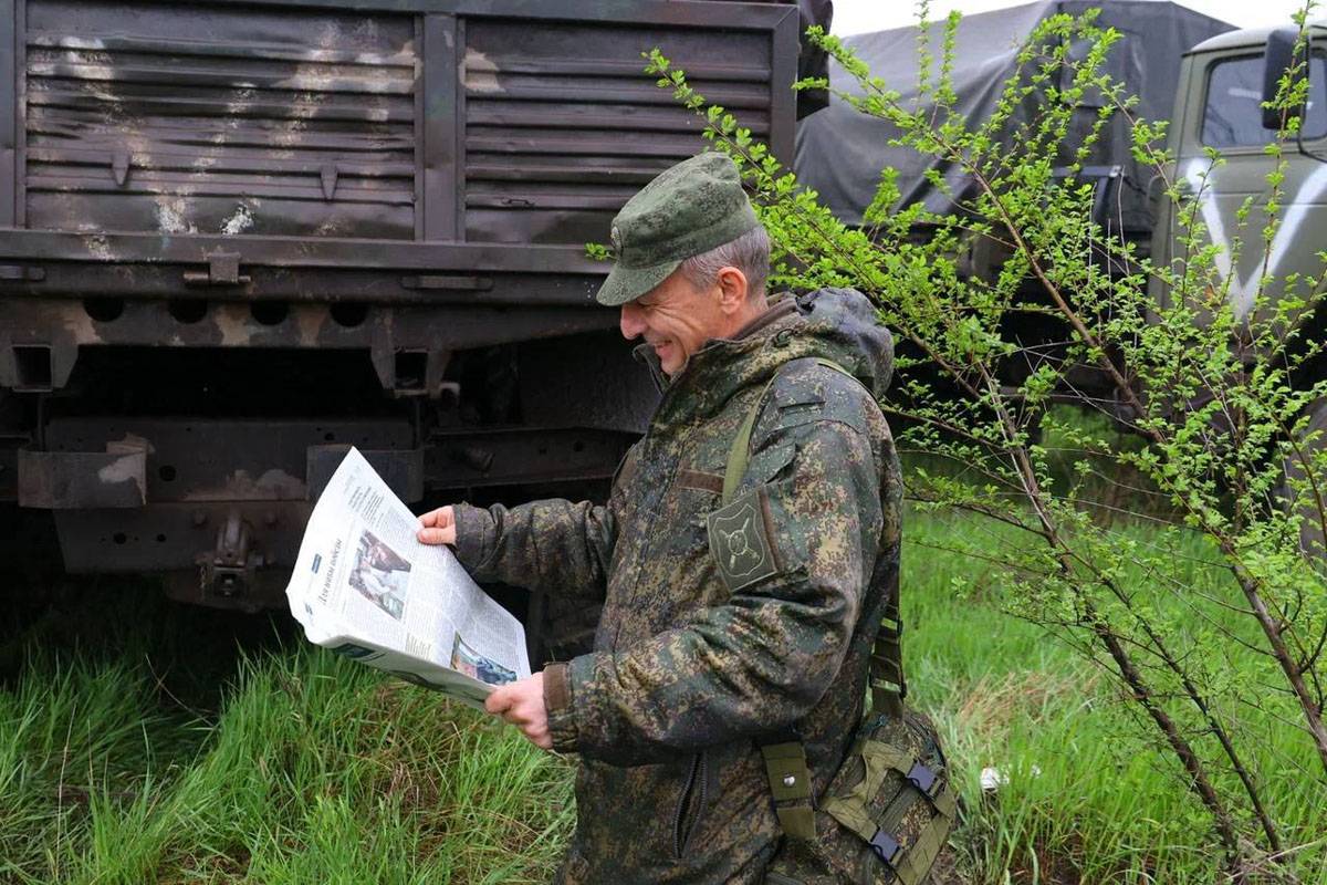 Отдельным приятным сюрпризом для бойцов стал спецвыпуск газеты «Новгородские ведомости»