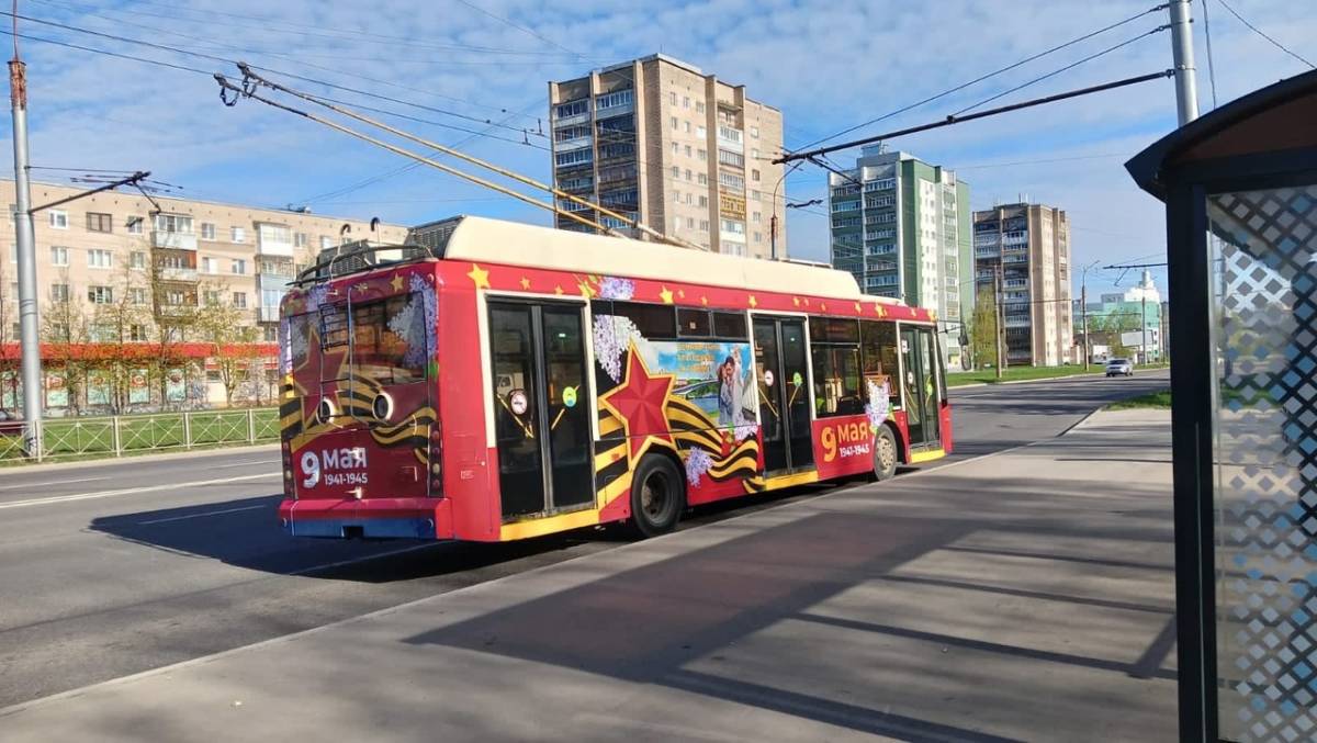 Троллейбус N1, украшенный к празднику, будет работать на маршруте с 7 по 14 мая.