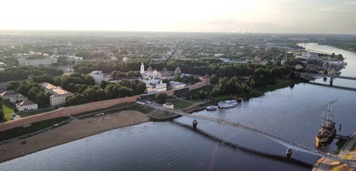 Впервые CNN опубликовал рейтинг красивейших замков планеты в 2019 году. Сейчас телеканал представил обновлённый материал, и Новгородский кремль в нём остался, несмотря на политические разногласия Запада и России.