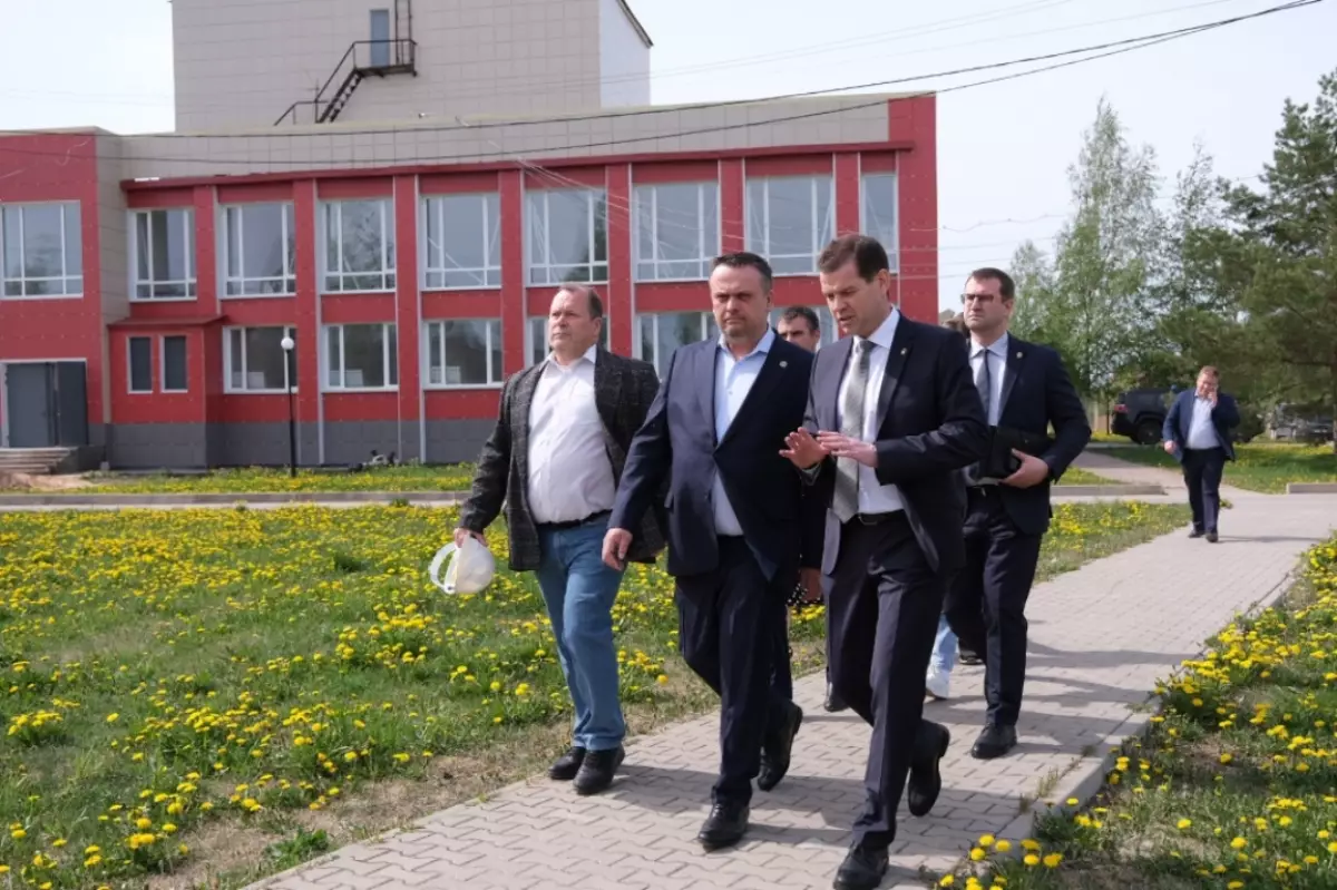 Как отметил Андрей Никитин, регион в этом году получил более 400 млн рублей на реализацию четырёх проектов комплексного развития села.