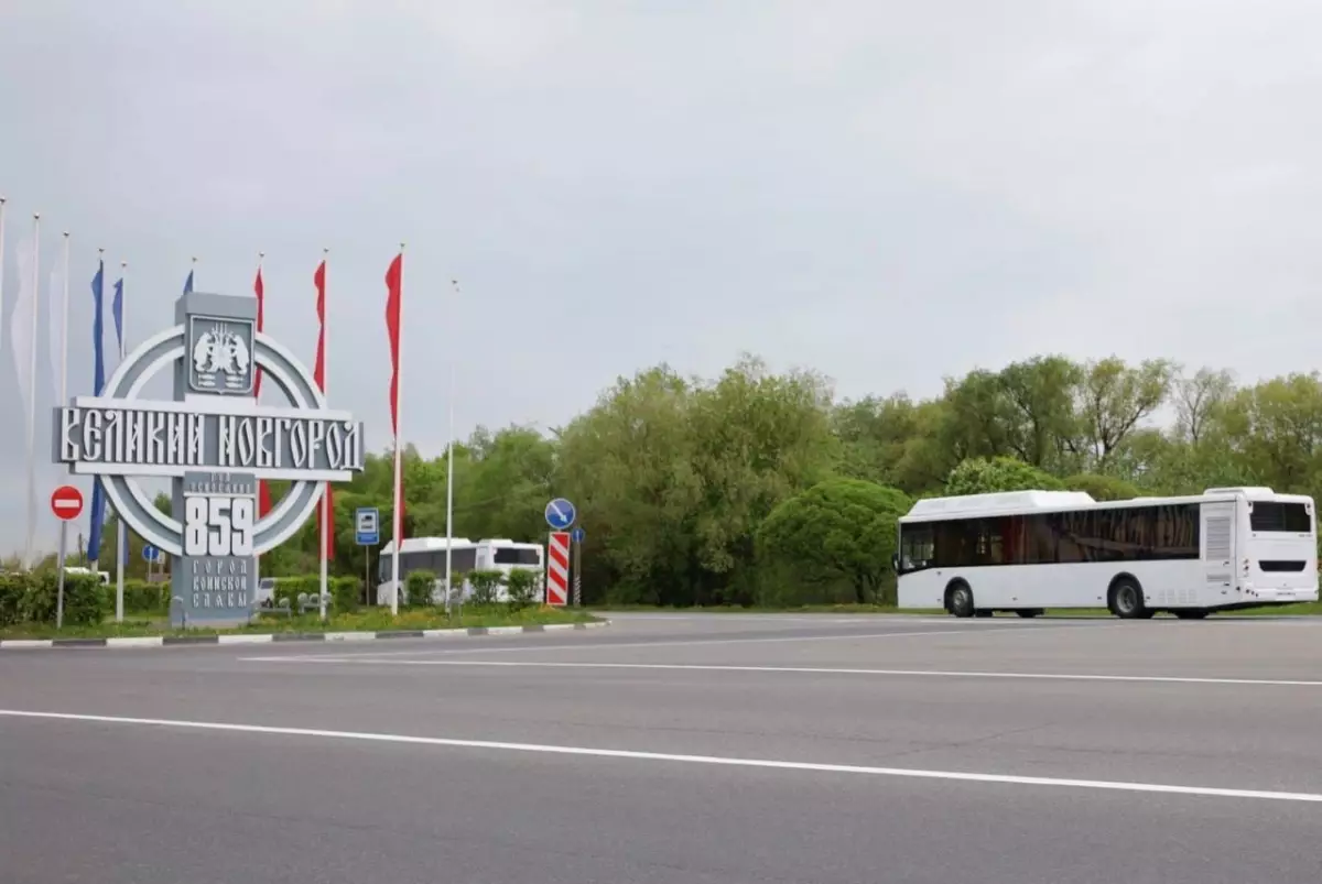 К концу 2022 года число автобусов на маршрутах регулярных перевозок составило 577 единиц.