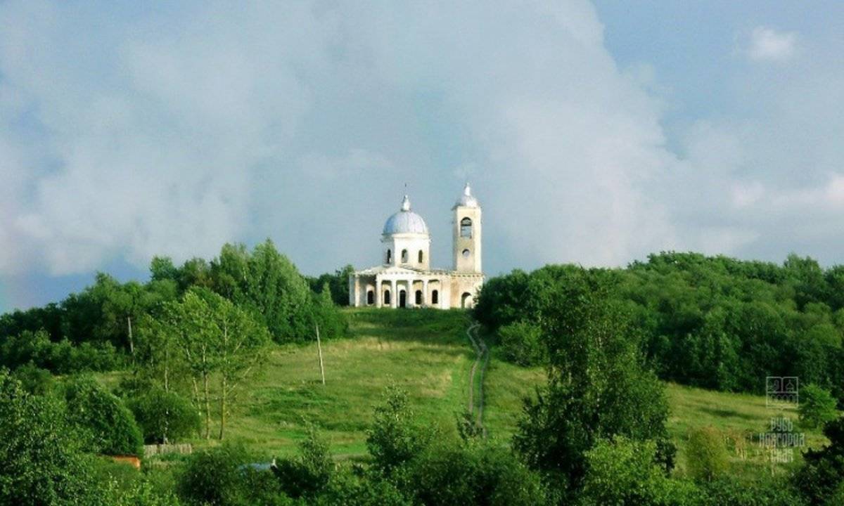 Церковь Екатерины на холме – бывшая полковая церковь Введения Пресвятой Богородицы во храм.