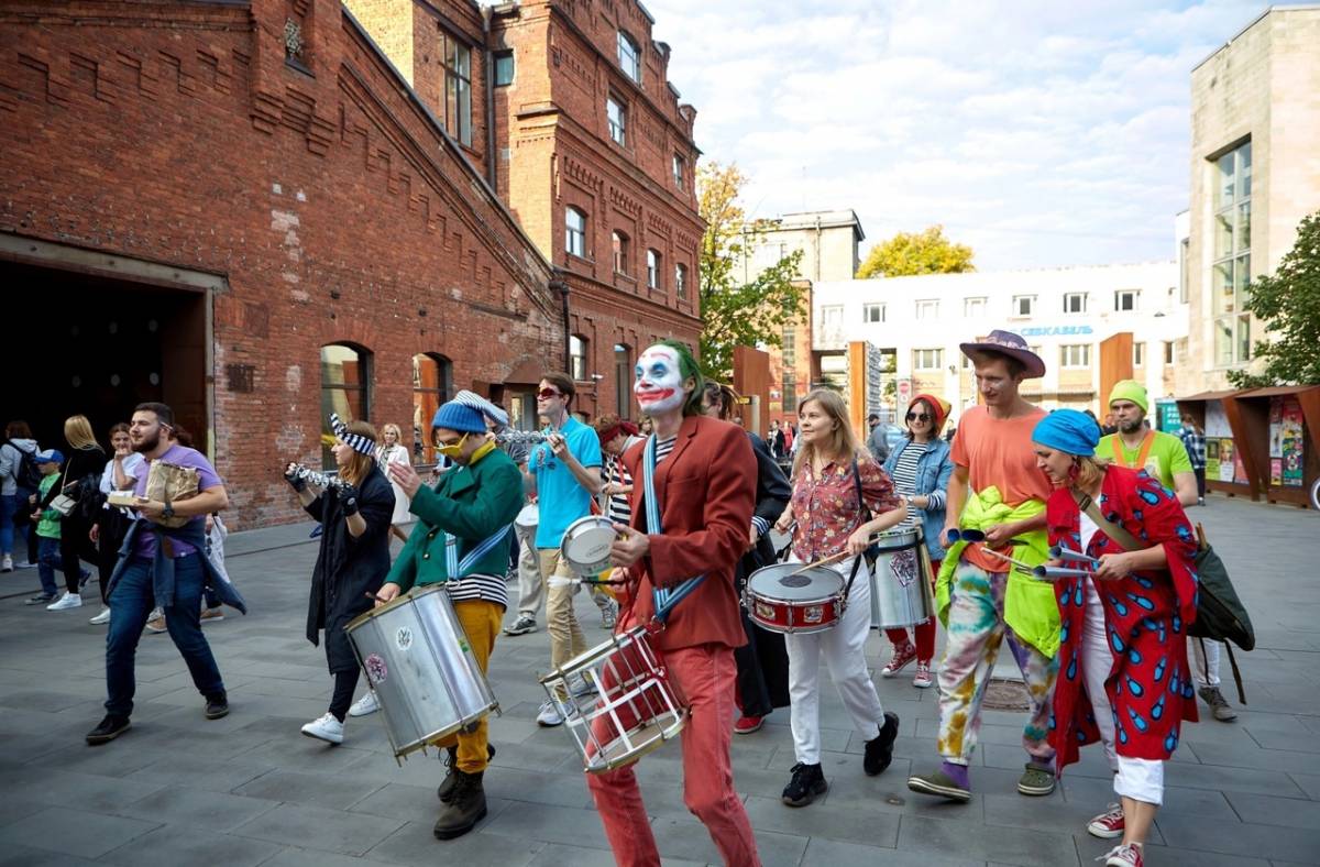 На Ярославовом дворище начался фестиваль барабанов и танцев