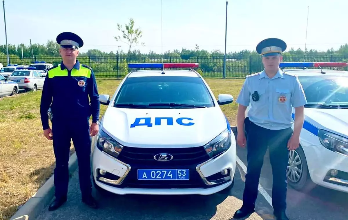 Лейтенанты полиции Виталий Астафьев и Дмитрий Павлов.