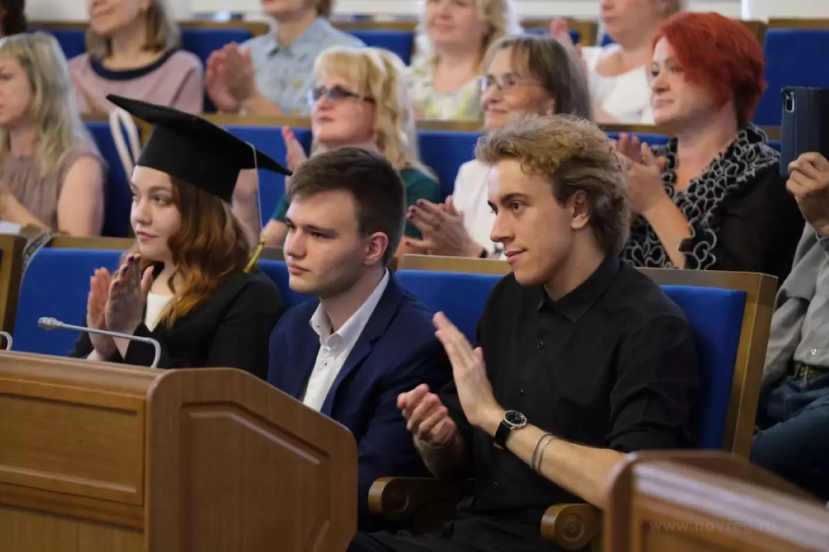В этом году Новгородский университет окончили более 1300 человек.