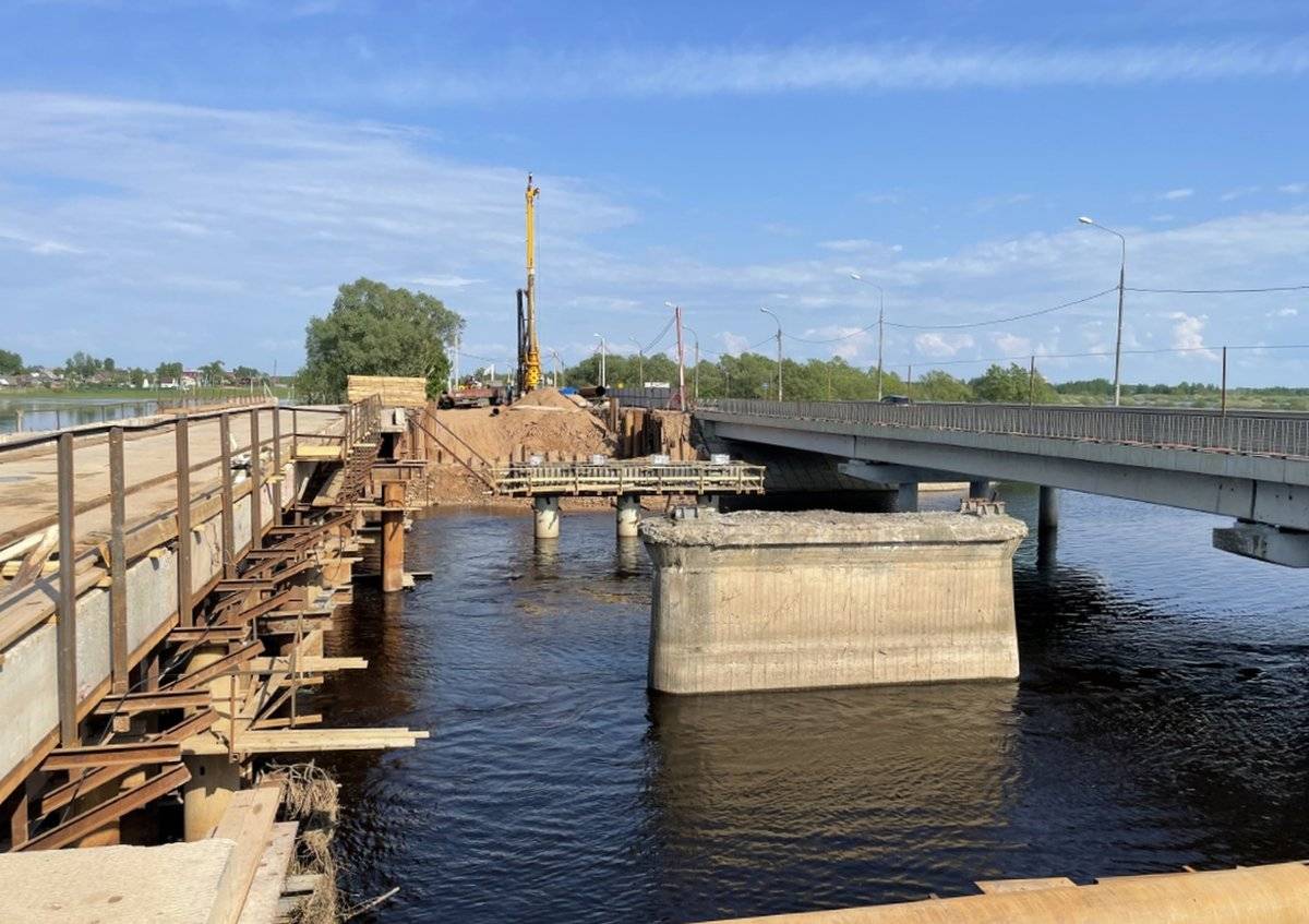 Капитальный ремонт моста через Малый Волховец начался в 2022 году.