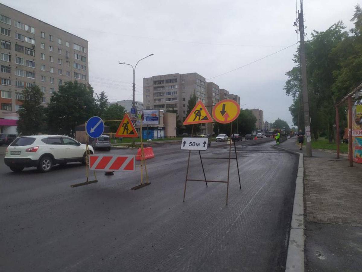 На Псковской улице новый асфальт будет уложен только на проезжей части.