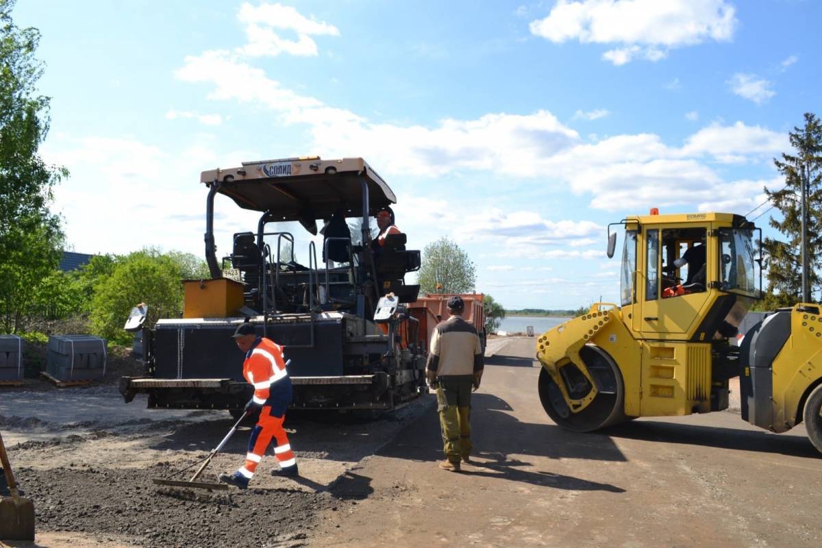 На ремонт дорог в Мошенском округе направят 401,4 млн рублей.