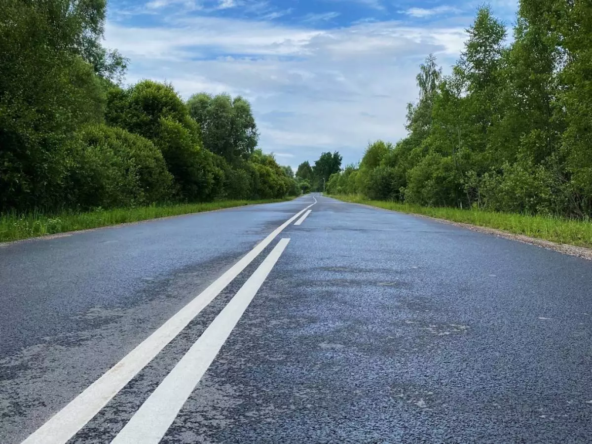 Строители обновили асфальтобетонное покрытие на участках дорог общей длиной 238 км.