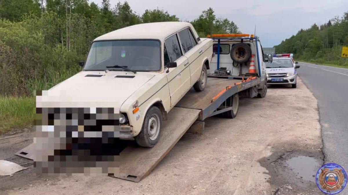 Сотрудники ГИБДД в посёлке Батецкий 6 июля остановили 17-летнего подростка за рулём автомобилем «ВАЗ».