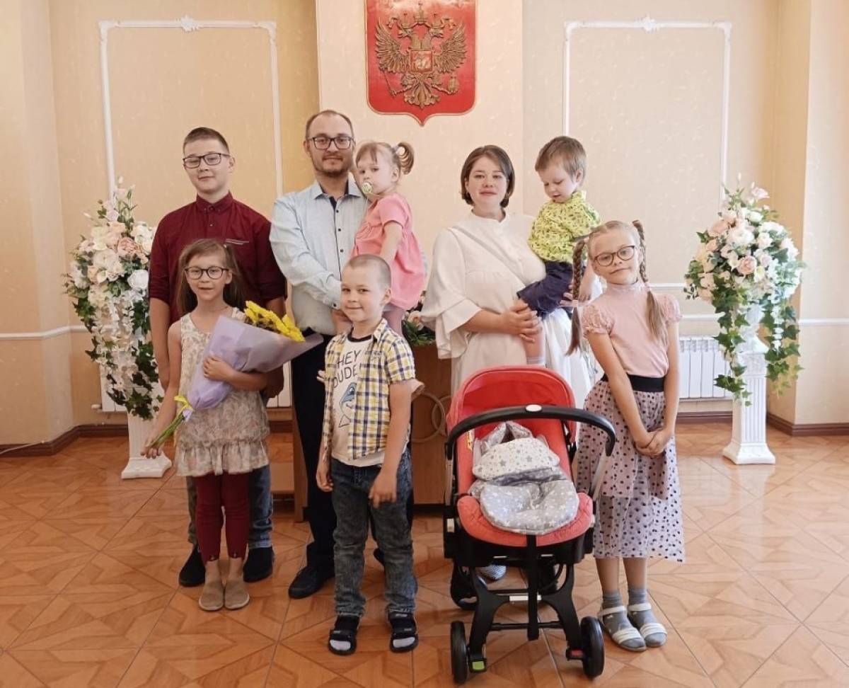 Теперь в семье Даревских семеро детей.