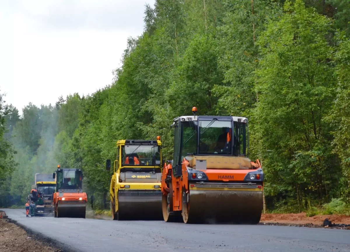 Завершить ремонт дорог в обоих округах планируется до конца 2025 года.