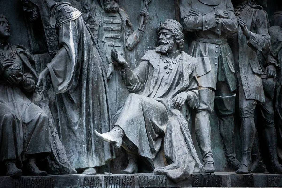 Фигуру Алексея Михайловича можно найти на горельефе «Государственные люди» памятника Тысячелетию России