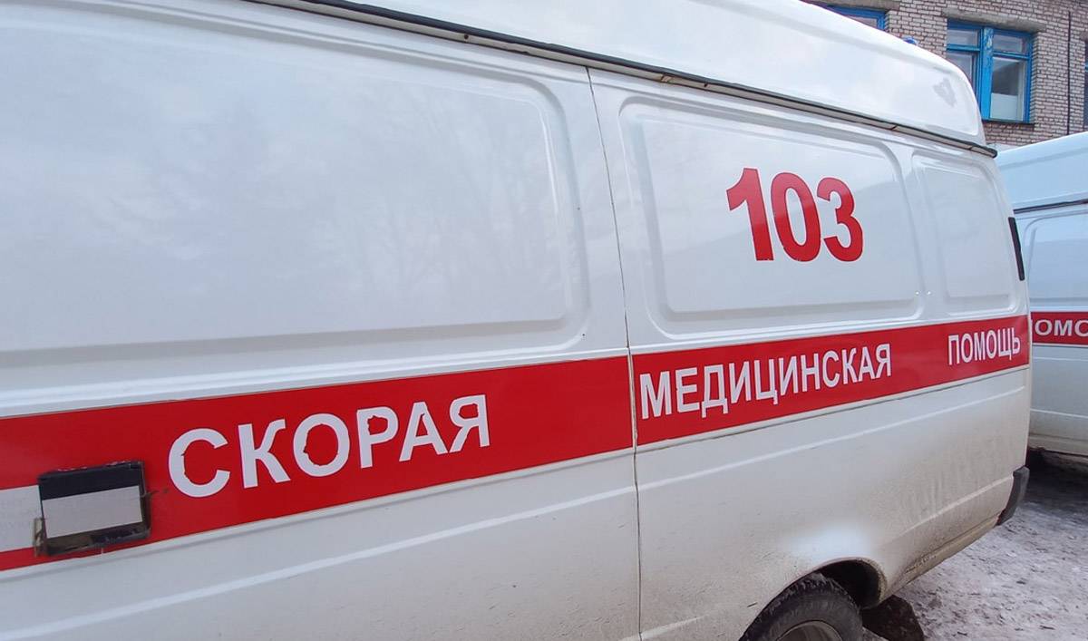 Пешехода с политравмой скорая помощь доставила в Новгородскую областную клиническую больницу..