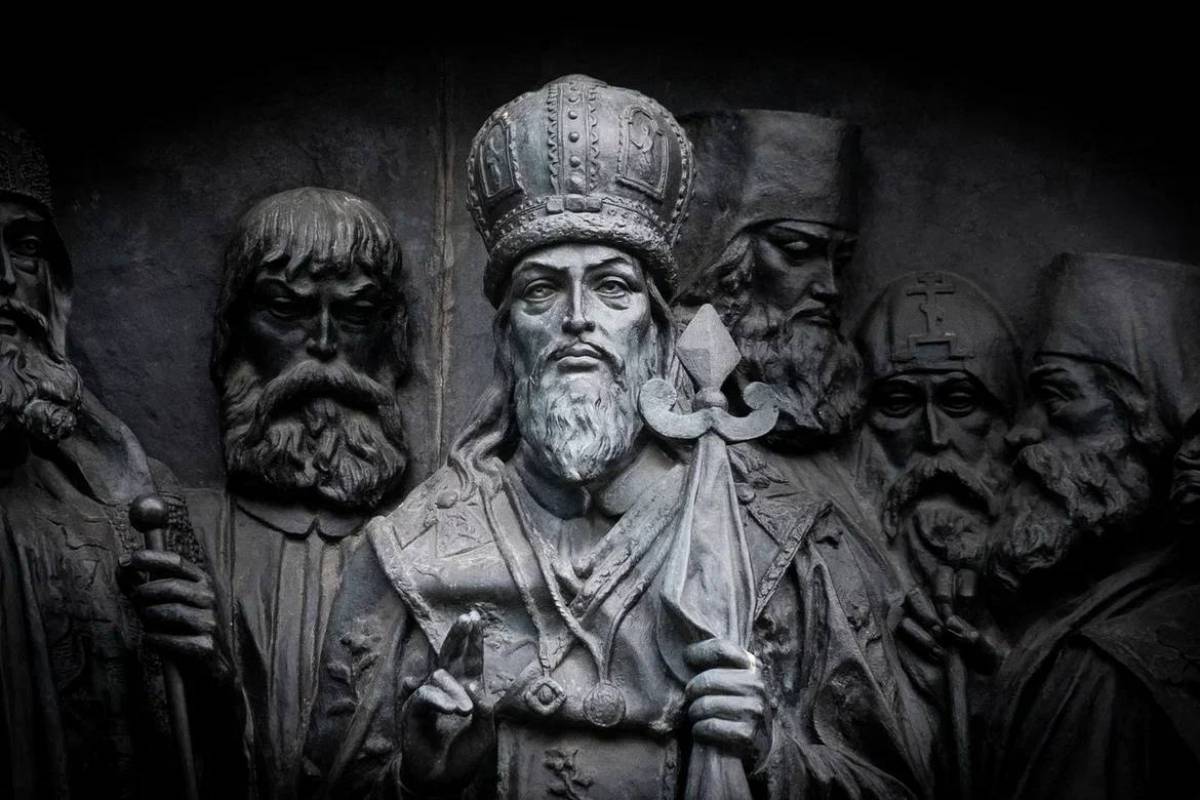 Димитрий Ростовский стал первым канонизированным святым синодального периода и новой петровской России.