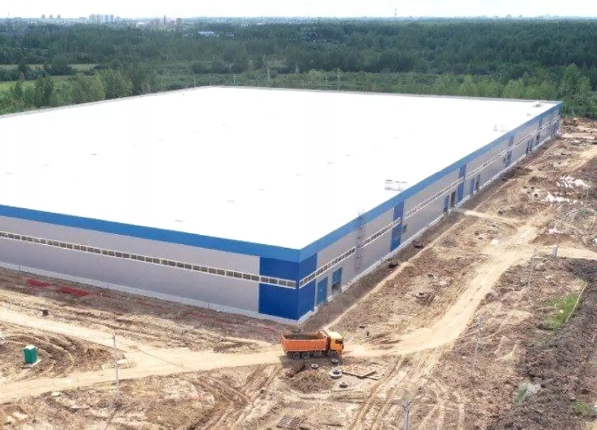 Возведён первый производственный корпус ОЭЗ «Новгородская» площадью 38 тысяч квадратных метров, 80% помещений уже зарезервировано арендаторами.