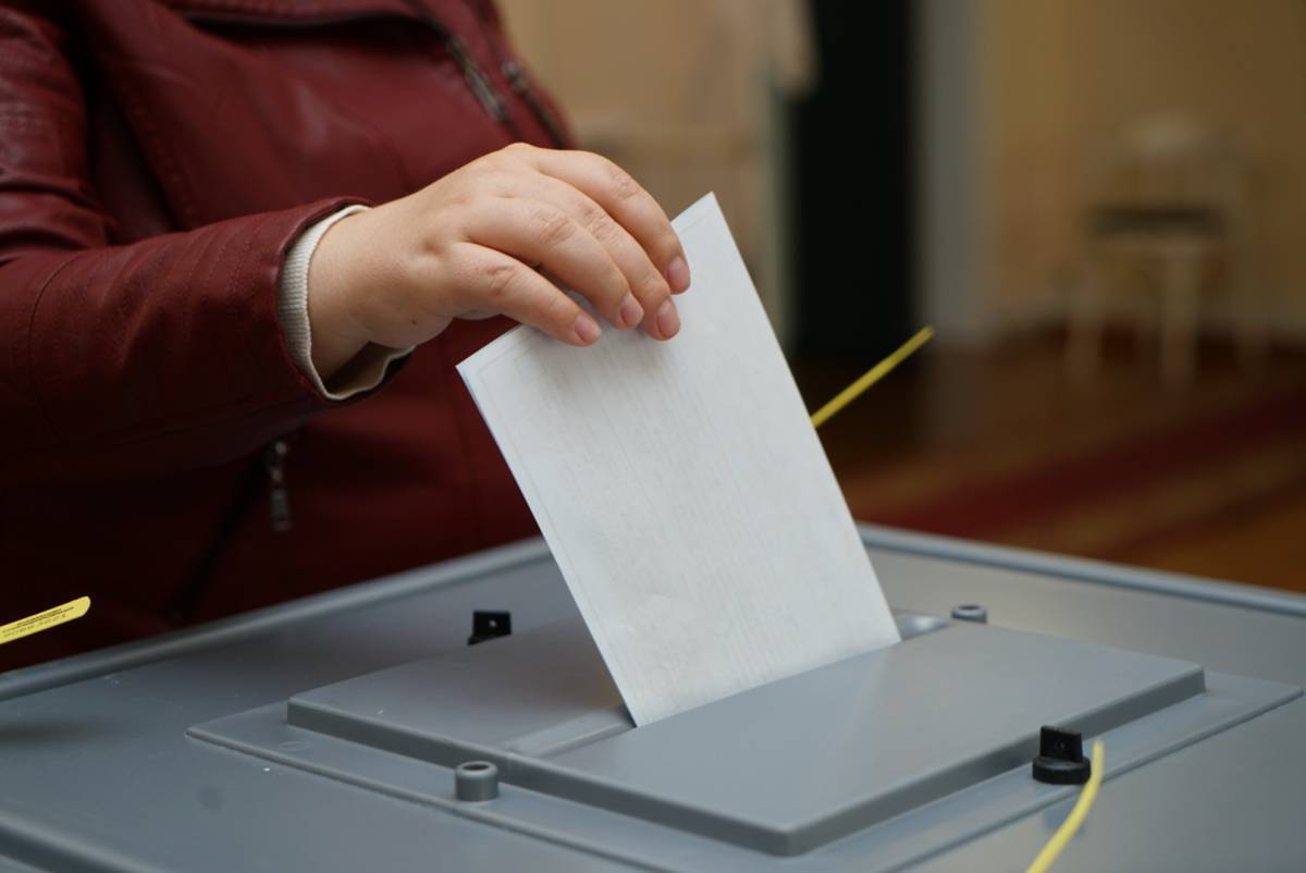 На выборах в Думу Великого Новгорода проголосовали пока 15,33% избирателей.