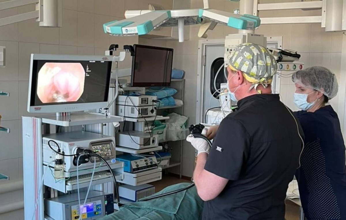 Ход операции для хирургов и эндоскопистов Новгородской области транслировали в режиме онлайн.