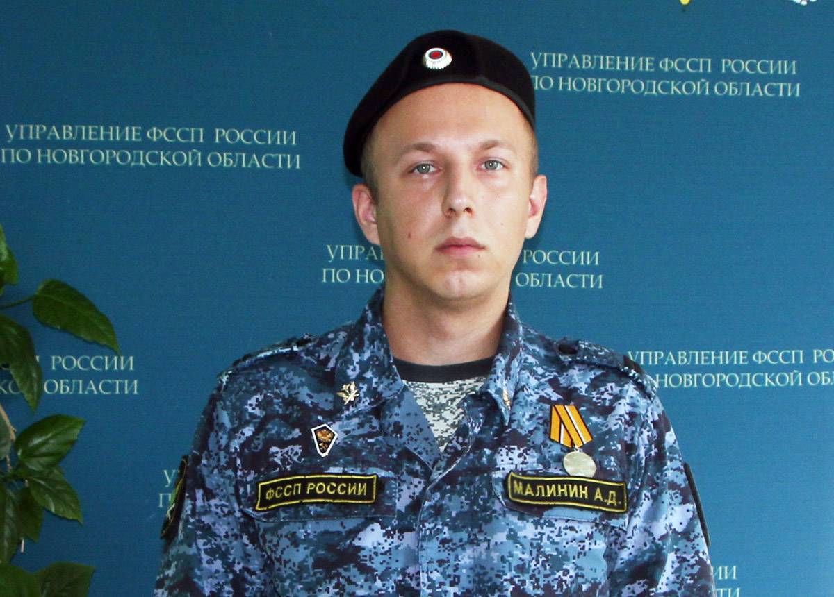 Александр Малинин охранял штаб, когда раздался характерный свист летящей мины.