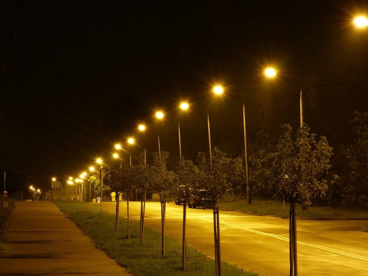 Модернизация уличного освещения позволит сэкономить средства местного бюджета.