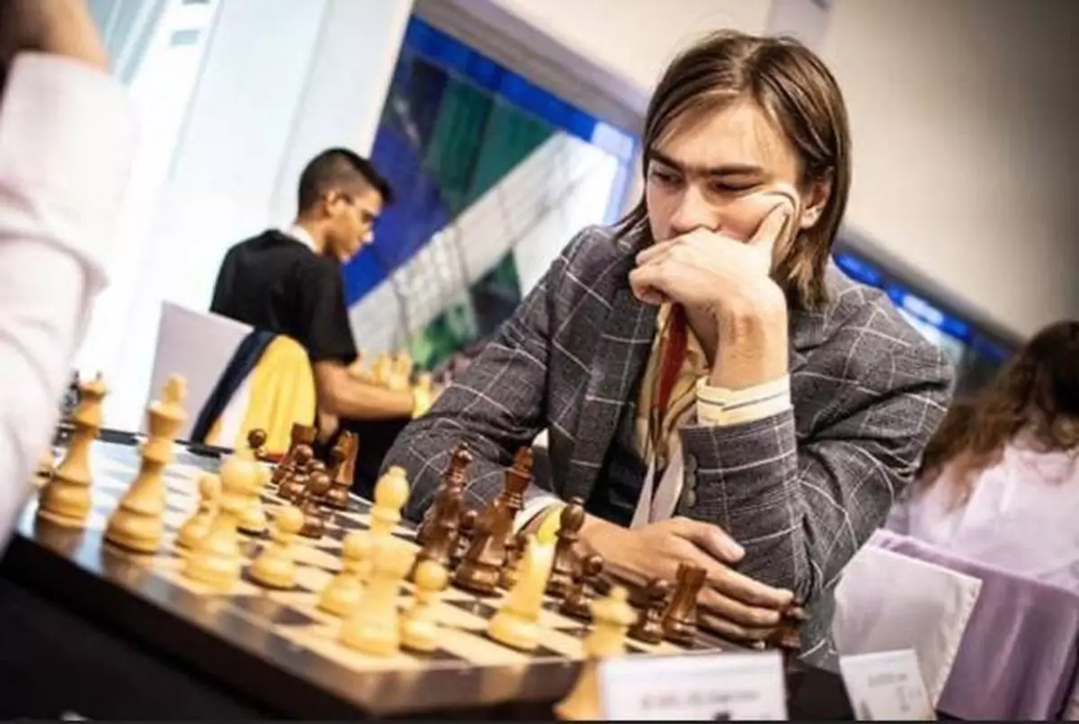 Судьба второго места на юниорском чемпионате мира определилась в партии новгородца с американцем Хансом Ниманном.