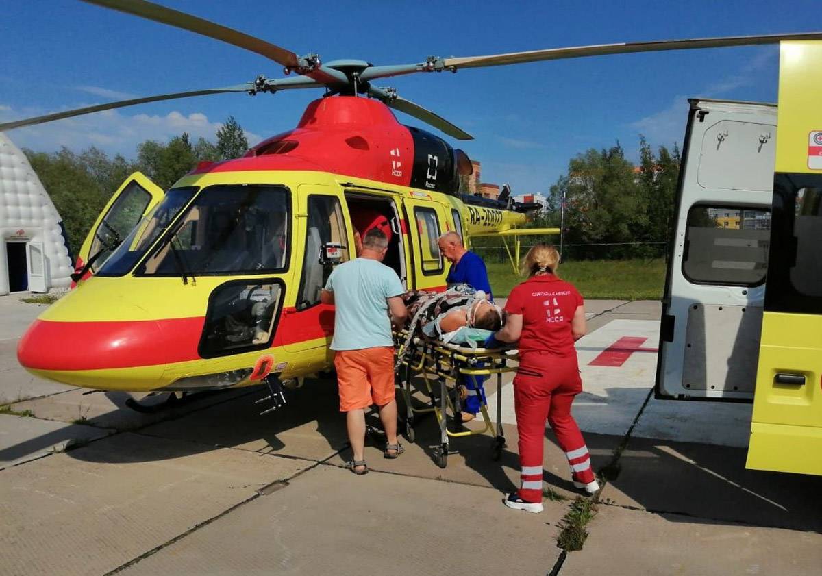 Вертолет осуществляет межрегиональные эвакуации в федеральные центры Москвы и Санкт-Петербурга
