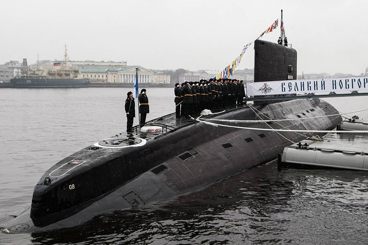 Спуск на воду российской дизель-электрической подводной лодки проекта 636.3 «Варшавянка» состоялся 18 марта 2016 года