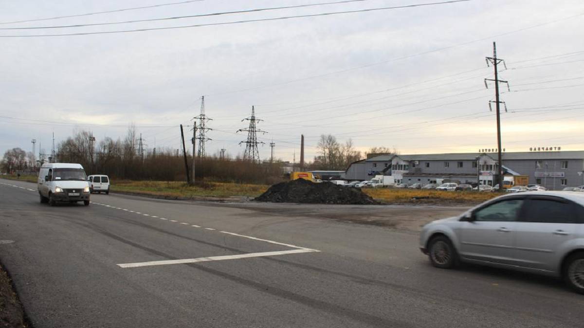 На Сырковском шоссе ремонтируют участок длиной 550 метров.